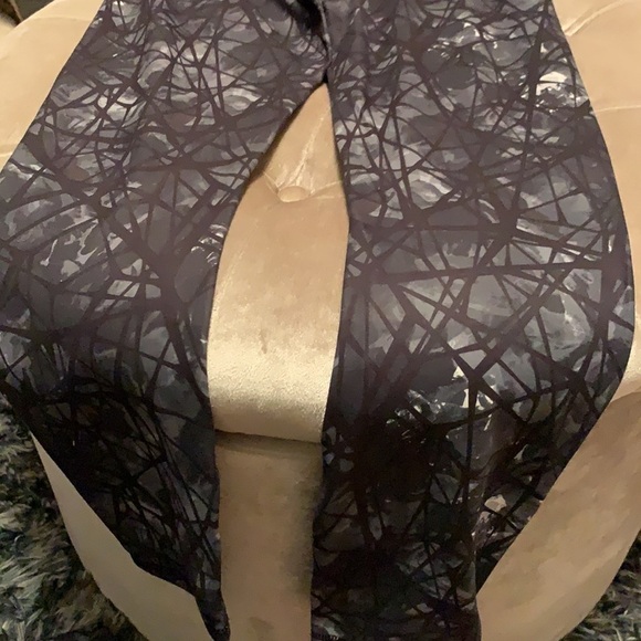 Spyder active compression leggings in grays - Picture 6 of 10